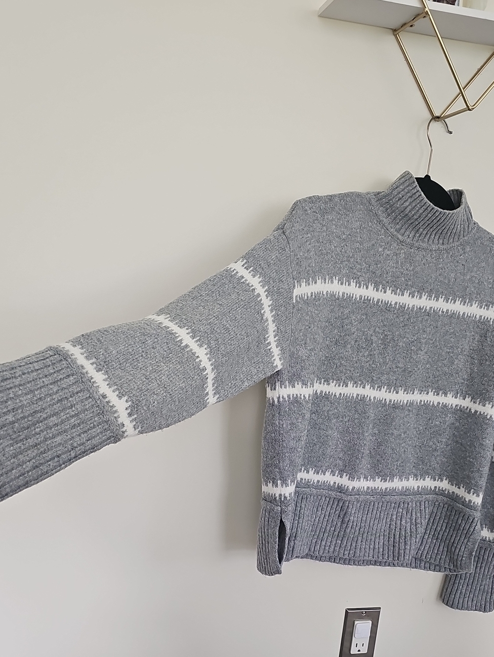 Nine West Cozy Gray Stripe Mock-Neck Sweater Size XS - Picture 3 of 9